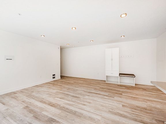 2nd image of 1293 Lowell Ave #A-404