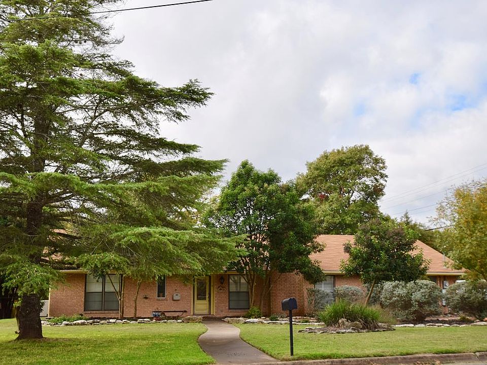 1st image of 128 Oakview Dr