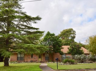 128 Oakview Dr, Kerrville, TX 78028