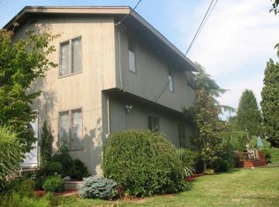 3 Schernott Pl, Bellmore, NY 11710