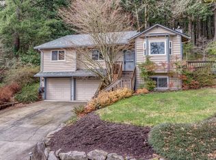 11073 SE Cranberry Loop, Clackamas, OR 97015