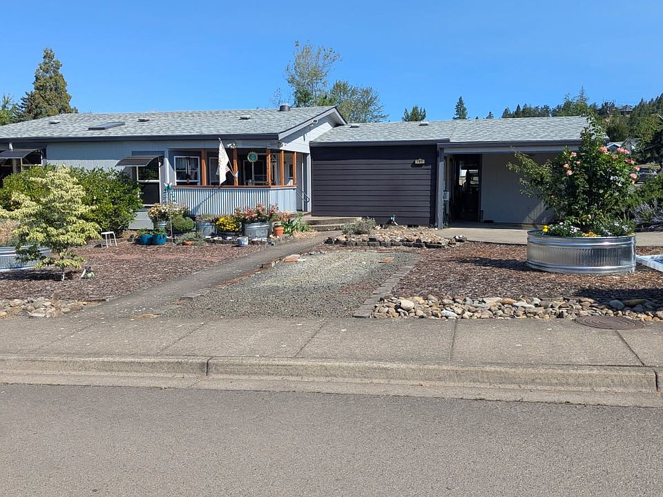 1st image of 403 Carol St