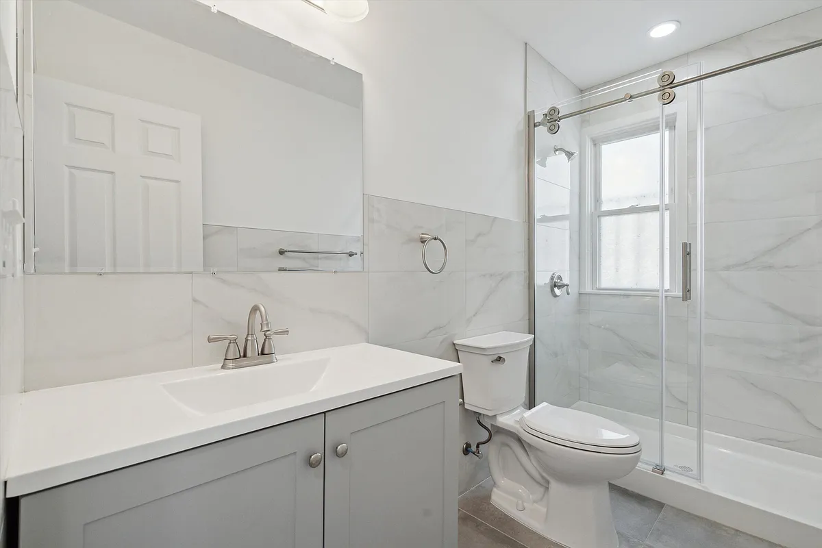Building Photo - 146 Nassau St #33