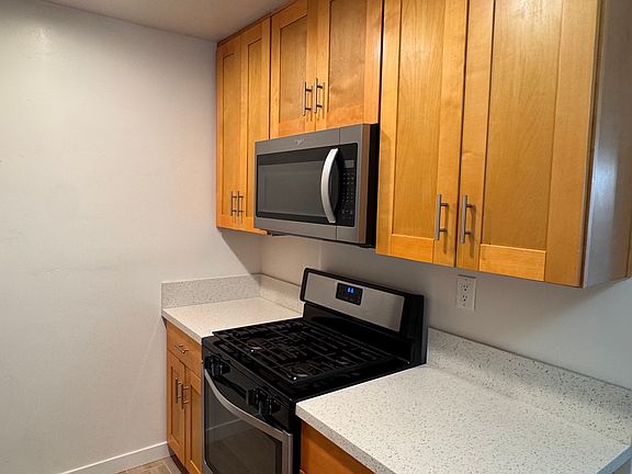 5th image of 365 Bonair St #5