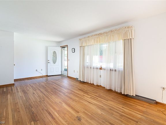 3rd image of 117 Edgewood St