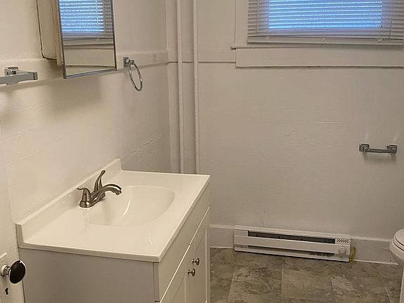 3rd image of 1018 Brown St #1024