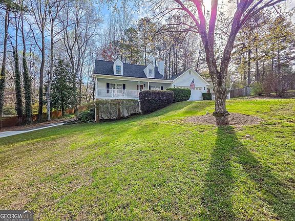 3rd image of 255 Martin Ridge Dr SW