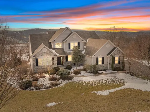 128 Robby Dr, Leesport, PA 19533