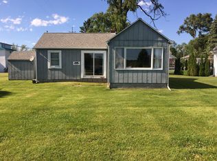 118 E Lake St, Pentwater, MI 49449