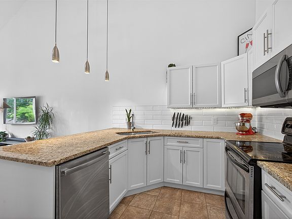 3rd image of 2120 Shannon Ridge Dr Unit 303