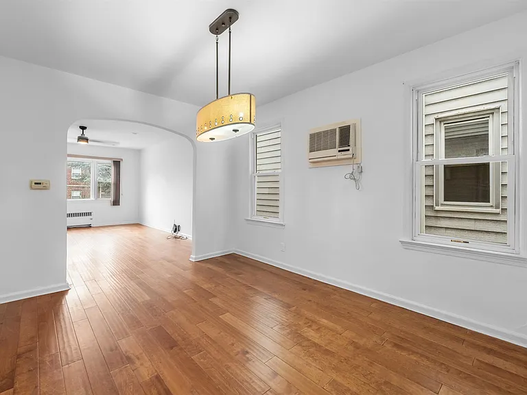 172 W 49th St #1 — Photo 6