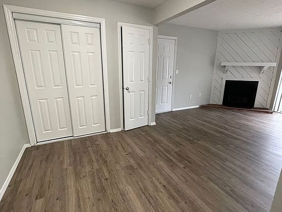 4th image of 10 Ironwood Ct #13