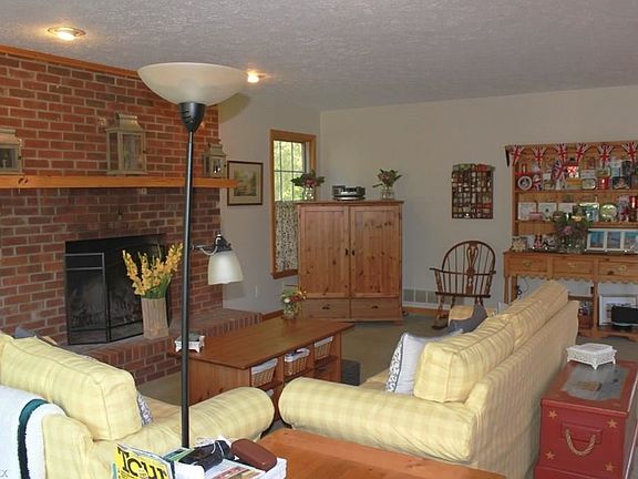3rd image of 21 Annandale Dr
