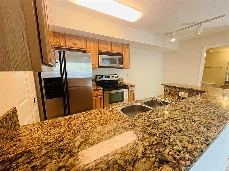 1st image of 221 SW Palm Dr APT 107