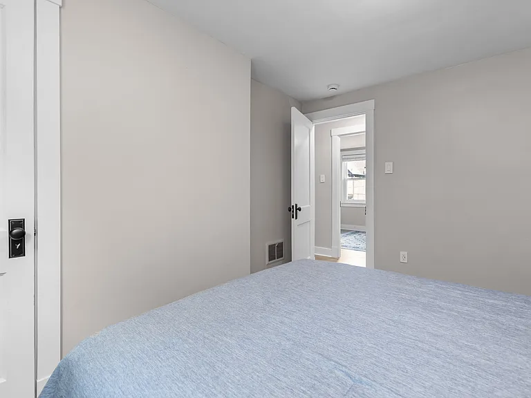 746 Loretta St — Photo 20