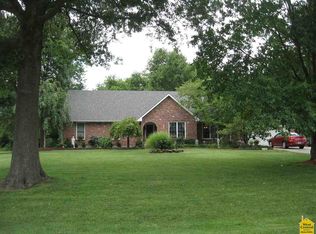 27855 Hackberry Dr, Sedalia, MO 65301
