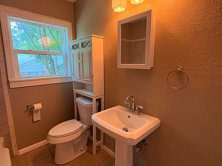 1030 S Azalea Dr — Photo 9