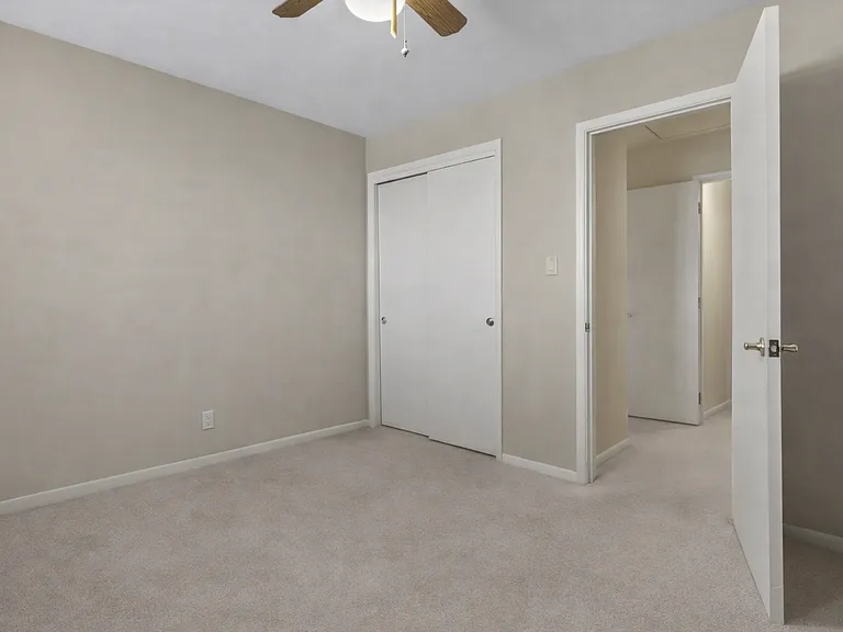 2540 E Eastgate Ln — Photo 9