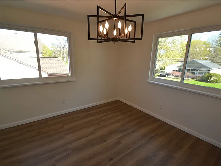 405 Garfield Ave — Photo 6