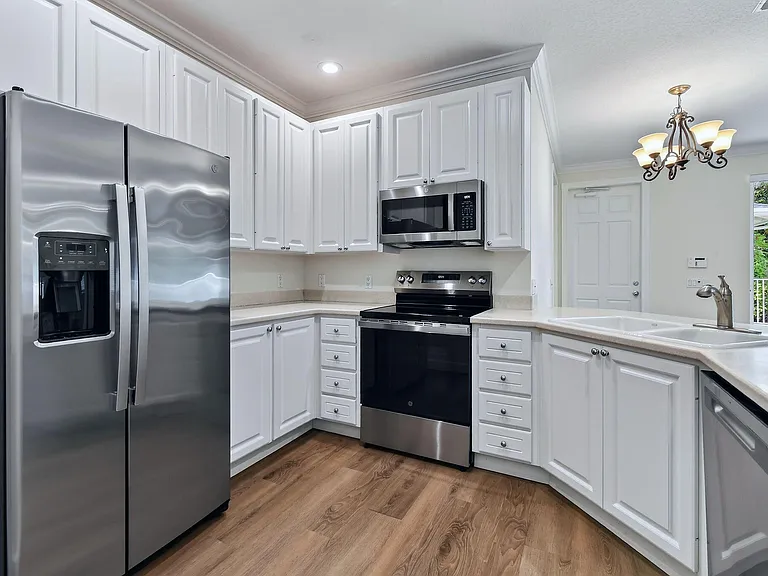 303 Caravelle Dr — Photo 19