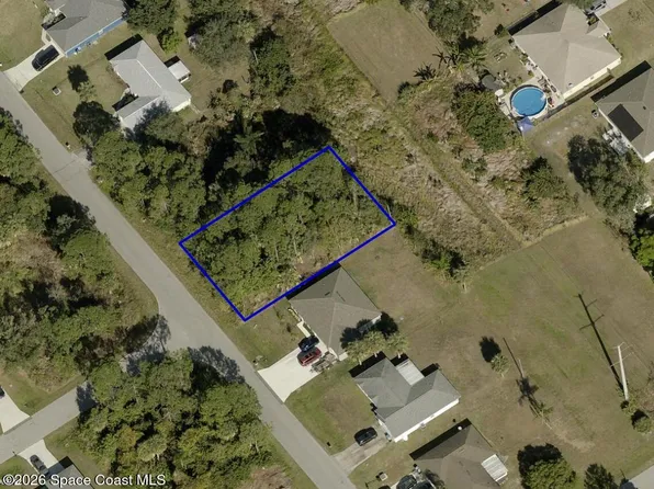 517 Town Rd SW, Palm Bay, FL 32908