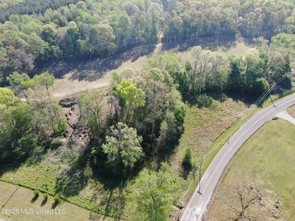 2502 S Slayden Rd, Holly Springs, MS 38635