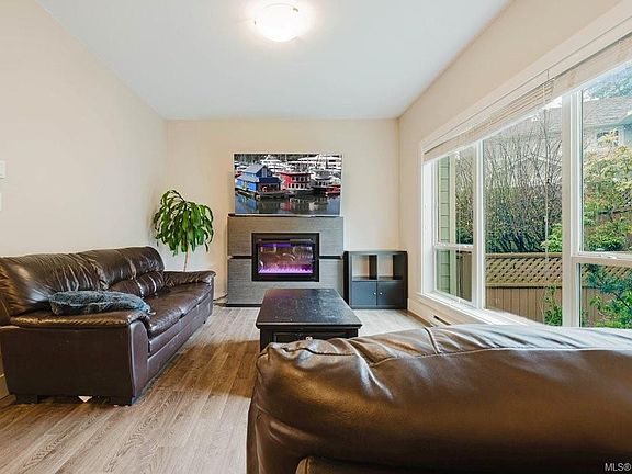 5th image of 2248 Townsend Rd #104