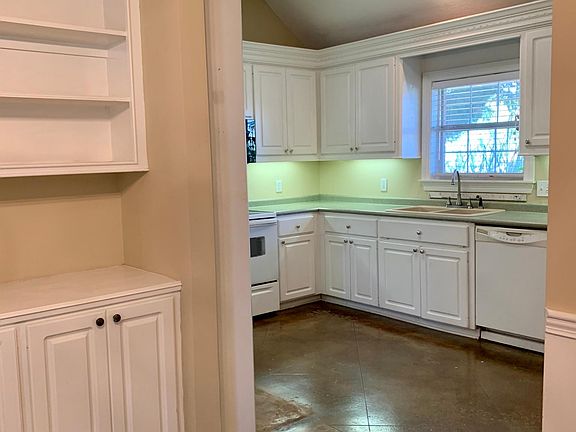 3rd image of 503 Wildberry Dr