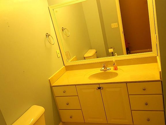 4th image of 2292 Middlecroft Dr