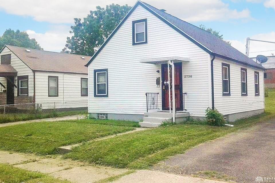 1st image of 3736 W 2nd St