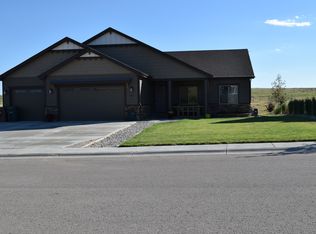 2008 Summerfield Ln, Gillette, WY 82718
