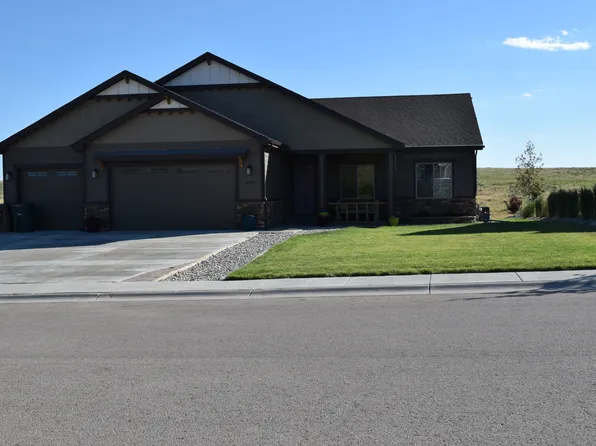 2008 Summerfield Ln, Gillette, WY 82718