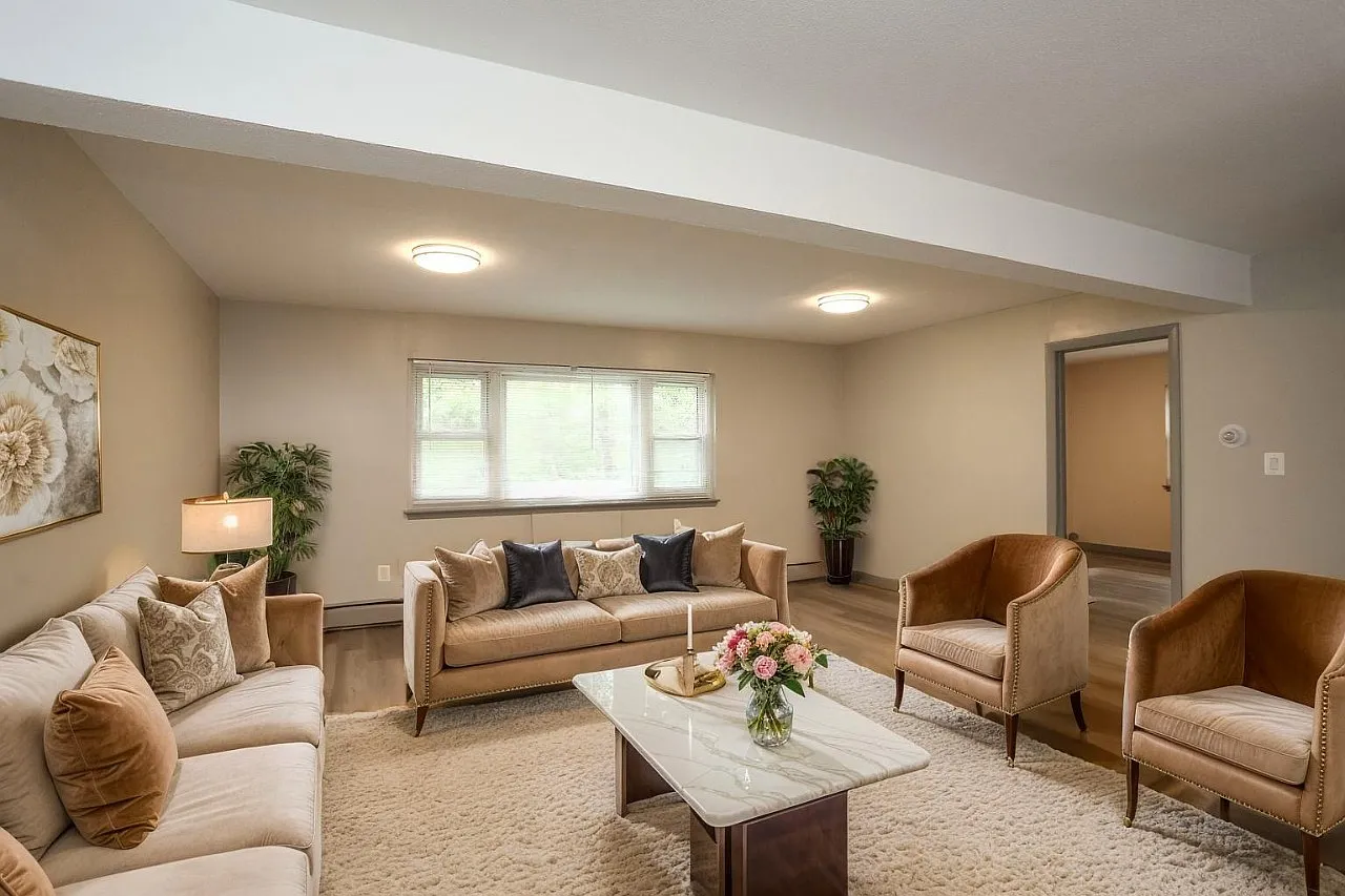 2 bed, 900 sqft, $1,600 — Photo 4