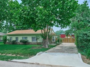 220 Belmont St, Tomball, TX 77375