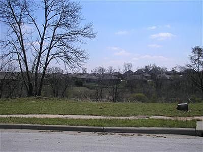 2nd image of 1080 E Maryland Ct