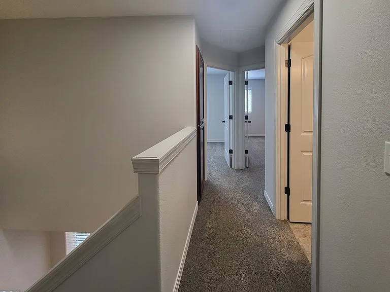 409 Madrona Ave SE — Photo 10
