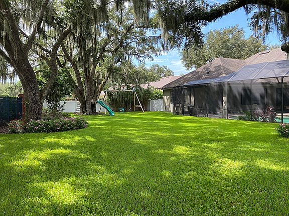 2nd image of 181 Shannon Oaks Dr