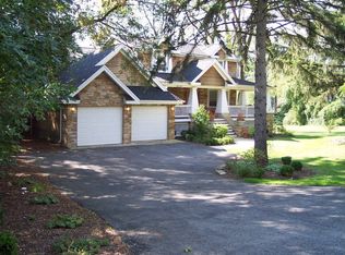 28W525 Garys Mill Rd, Winfield, IL 60190