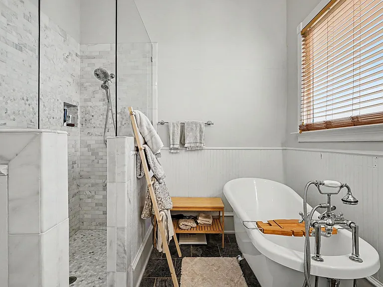 623 Cherokee Ave SE — Photo 34