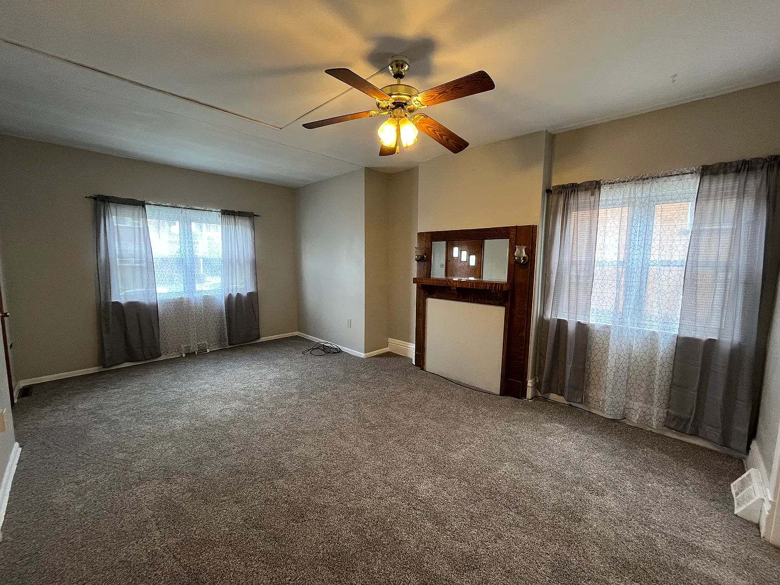 2 bed, 1200 sqft, $825 — Photo 2