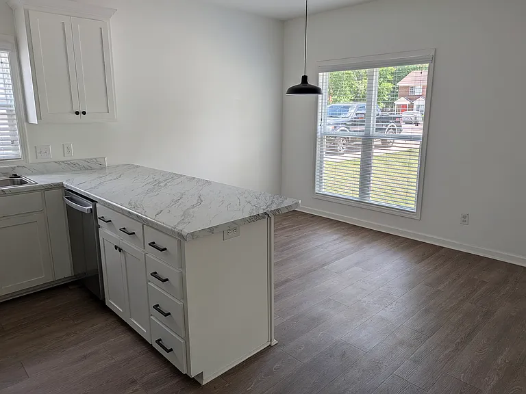 129 Edgefield Rd — Photo 31