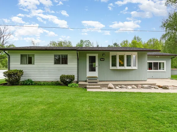 476 N Five Mile Rd, Midland, MI 48640
