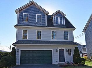 4 Grenore St, Warwick, RI 02888