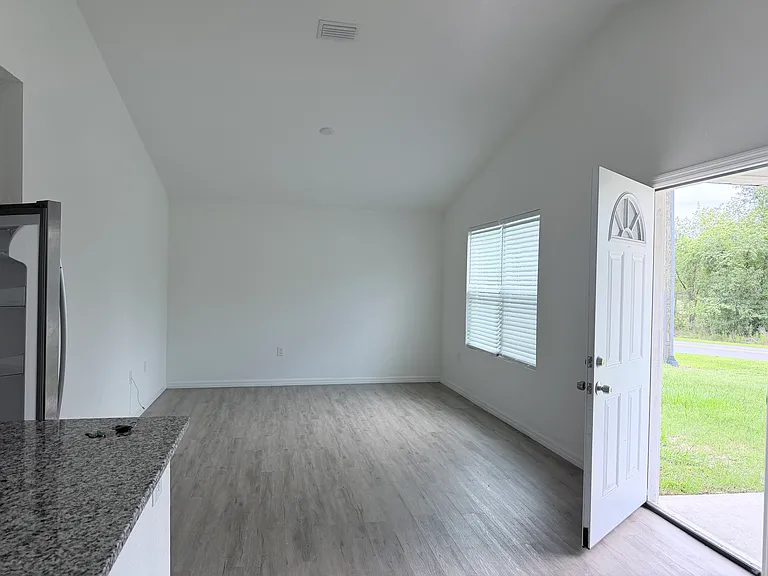 21423 SW Beach Blvd — Photo 16