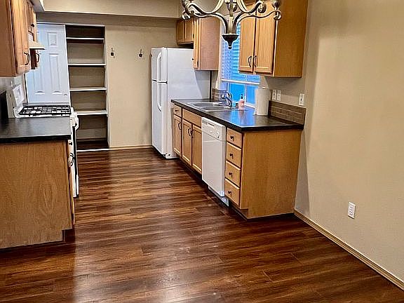 3rd image of 7511 Arcade Pl NW