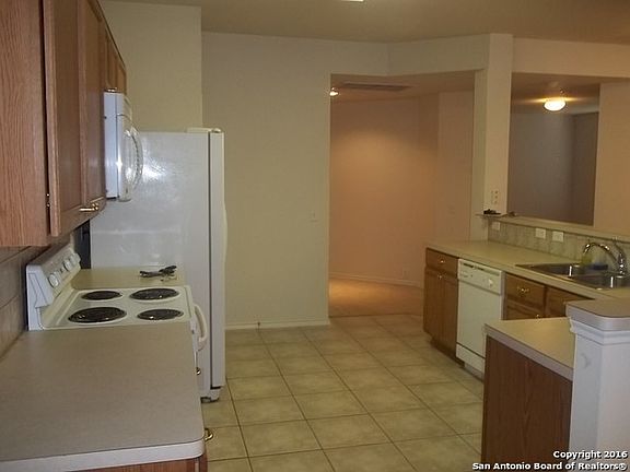 4th image of 3953 Brook Hollow Dr