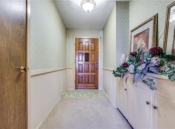 4th image of 140 Oakridge Blvd