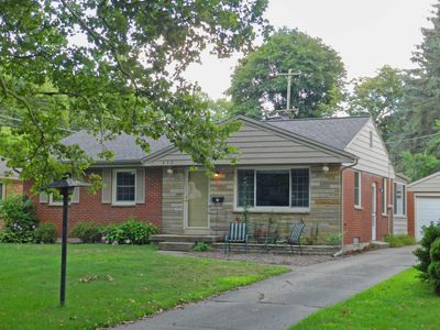 232 Monique Dr NE, Grand Rapids, MI, 49505