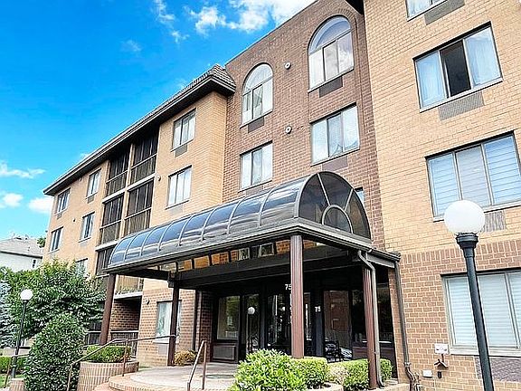 2nd image of 75 Essex Dr APT 4B
