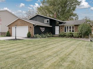 5870 N Crossview Rd, Seven Hills, OH 44131